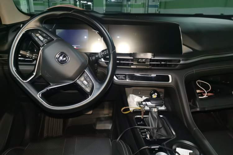 Used CHANGAN CS75 PLUS 2020 1.5T Automatic Luxury Version Center Console