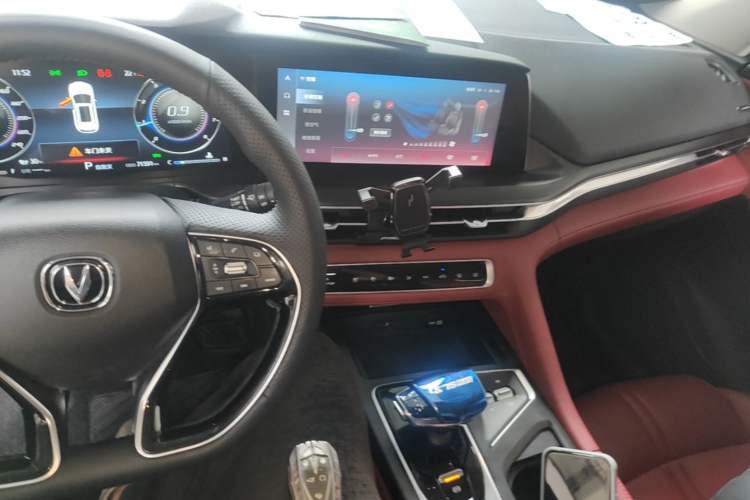 Used CHANGAN CS75 PLUS 2020 2.0T Automatic Flagship Edition Center Console