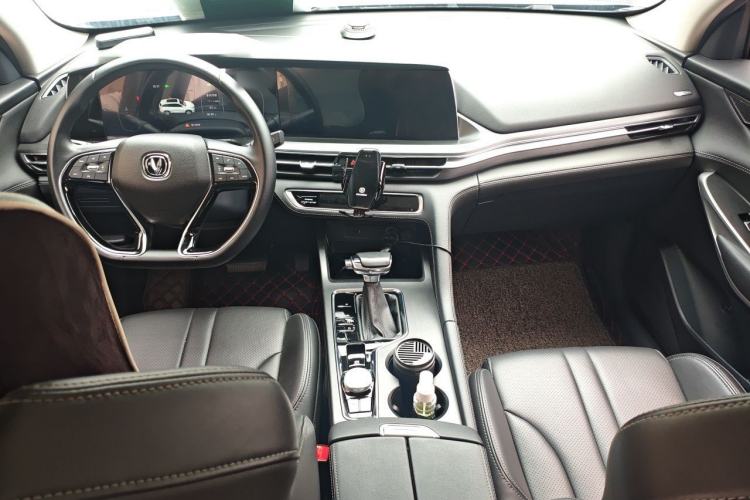 Used CHANGAN CS75 PLUS 2020 1.5T Automatic Luxury Version Center Console