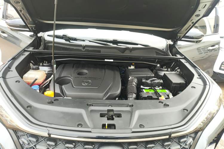 Used CHANGAN CS75 PLUS 2020 1.5T Automatic Luxury Version Engine Bay