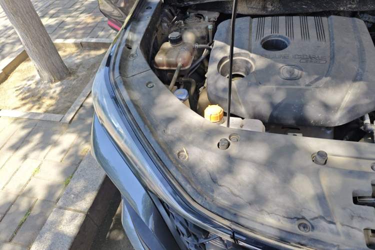 Used CHANGAN CS75 PLUS 2020 1.5T Automatic Luxury Version Engine Bay Right