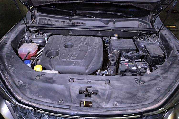 Used CHANGAN CS75 PLUS 2020 1.5T Automatic Prestige Edition Engine Bay