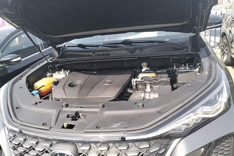 Used CHANGAN CS75 PLUS 2020 2.0T Automatic Flagship Edition Engine Bay