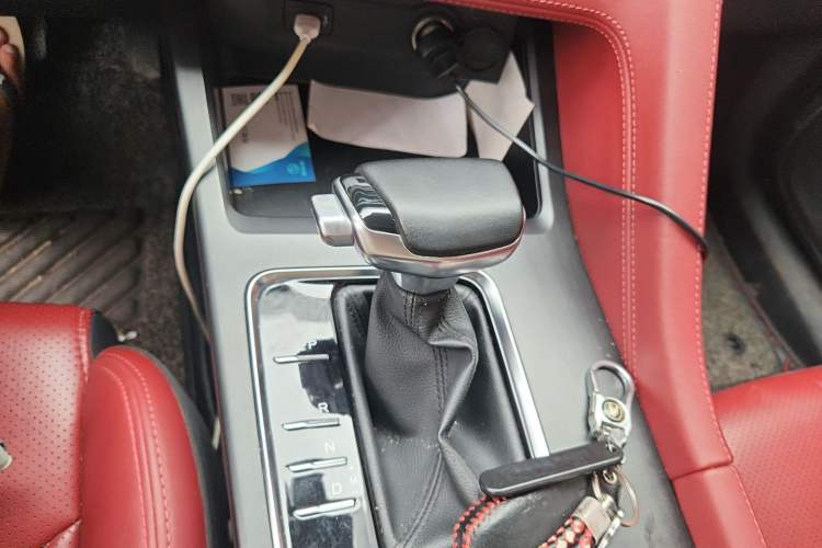 Used CHANGAN CS75 PLUS 2020 1.5T Automatic Luxury Version Gear Lever