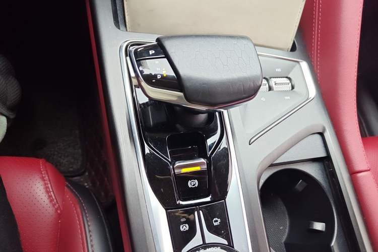 Used CHANGAN CS75 PLUS 2020 2.0T Automatic Pilot Version Gear Lever