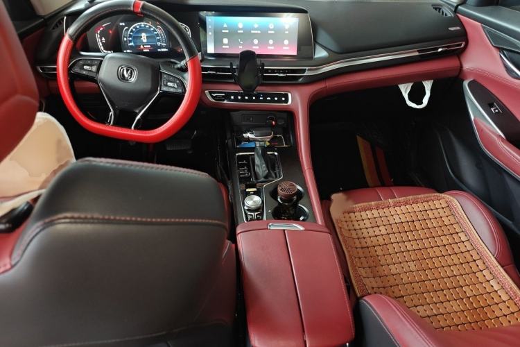 Used CHANGAN CS75 PLUS 2020 1.5T Automatic Luxury Version Interior 2