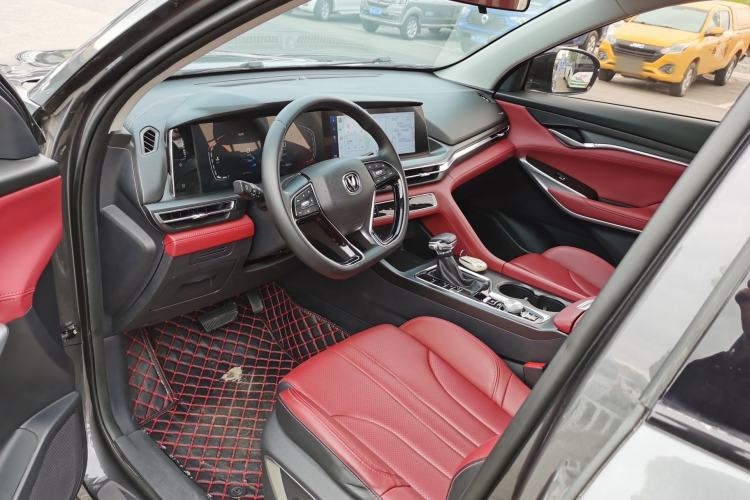 Used CHANGAN CS75 PLUS 2020 1.5T Automatic Luxury Version Interior 2