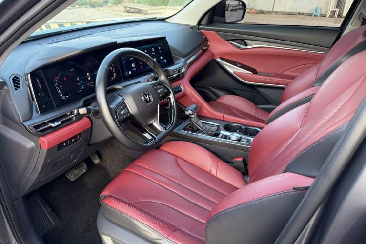 Used CHANGAN CS75 PLUS 2020 1.5T Automatic Prestige Edition Interior 2