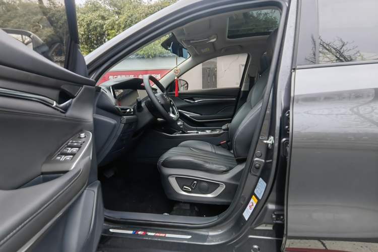 Used CHANGAN CS75 PLUS 2020 1.5T Automatic Luxury Version Interior 2