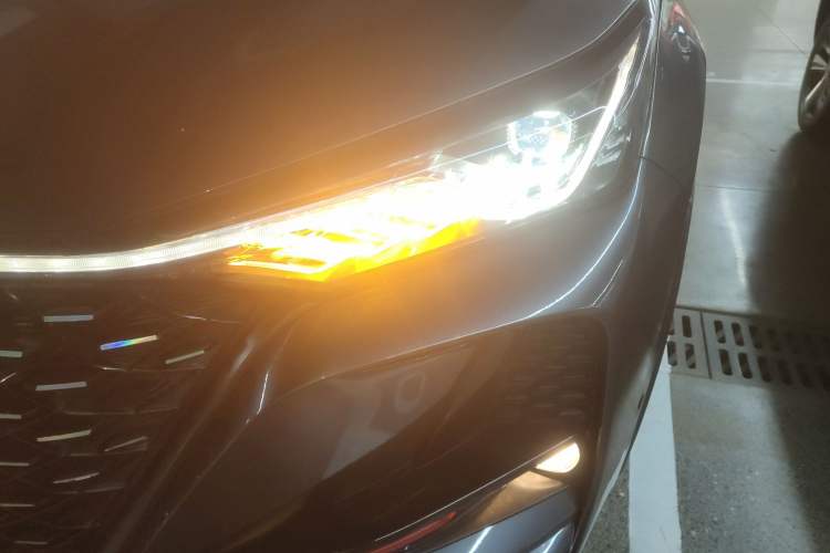 Used CHANGAN CS75 PLUS 2020 2.0T Automatic Flagship Edition Left Front Headlight