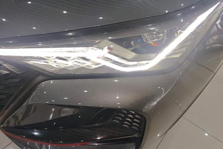 Used CHANGAN CS75 PLUS 2020 1.5T Automatic Luxury Version Left Front Headlight