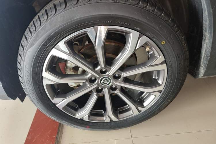 Used CHANGAN CS75 PLUS 2020 2.0T Automatic Flagship Edition Left Front Wheel Hub