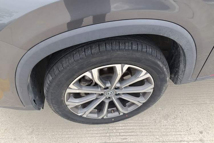 Used CHANGAN CS75 PLUS 2020 2.0T Automatic Pilot Version Left Front Wheel Hub