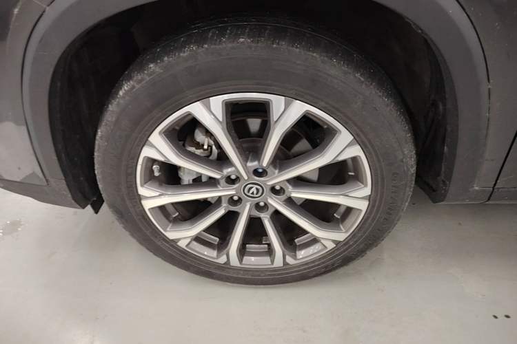Used CHANGAN CS75 PLUS 2020 2.0T Automatic Pilot Version Left Front Wheel Hub