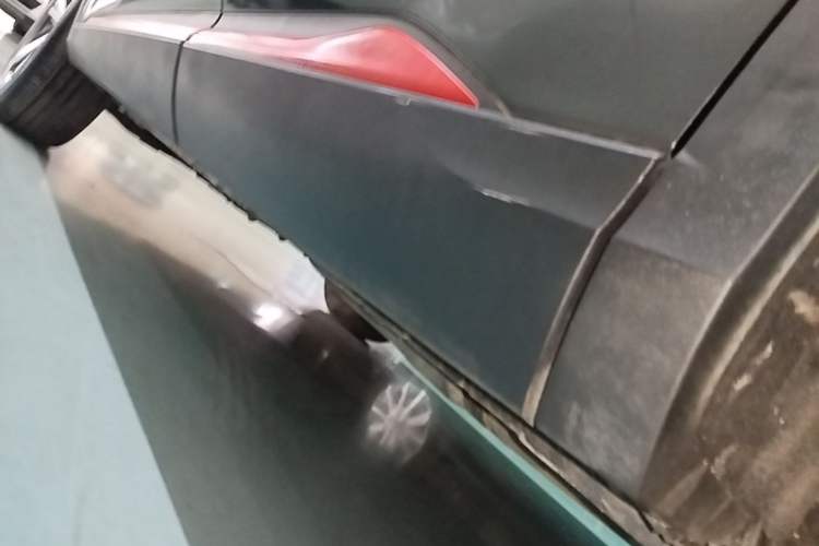 Used CHANGAN CS75 PLUS 2020 1.5T Automatic Luxury Version Left Side Sill