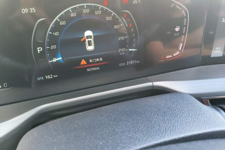 Used CHANGAN CS75 PLUS 2020 1.5T Automatic Luxury Version Odometer Close Up