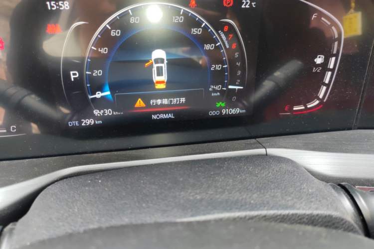 Used CHANGAN CS75 PLUS 2020 1.5T Automatic Prestige Edition Odometer Close Up