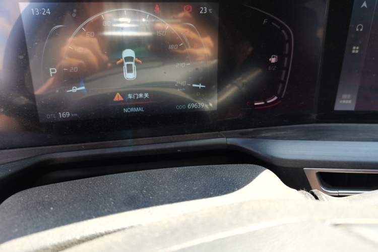 Used CHANGAN CS75 PLUS 2020 1.5T Automatic Elite Edition Odometer Close Up