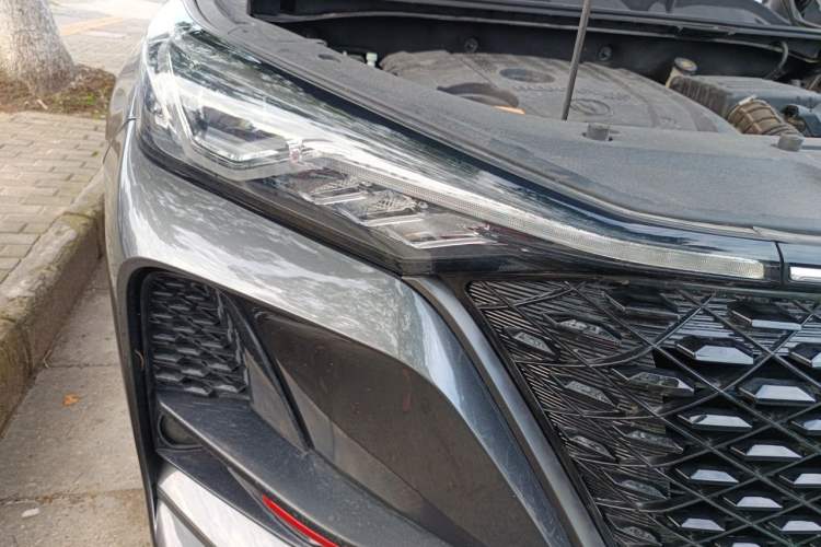 Used CHANGAN CS75 PLUS 2020 1.5T Automatic Luxury Version Right Front Headlight