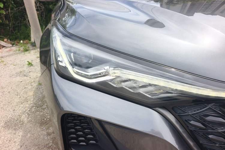 Used CHANGAN CS75 PLUS 2020 2.0T Automatic Flagship Edition Right Front Headlight