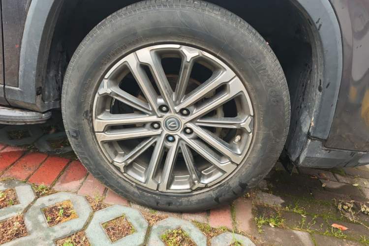 Used CHANGAN CS75 PLUS 2020 1.5T Automatic Luxury Version Right Front Wheel Hub