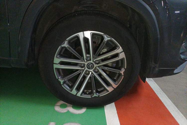 Used CHANGAN CS75 PLUS 2020 1.5T Automatic Luxury Version Right Front Wheel Hub