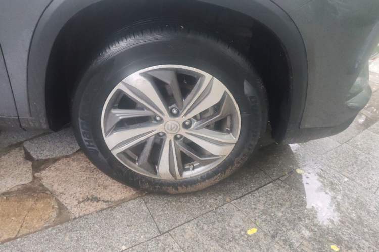 Used CHANGAN CS75 PLUS 2020 1.5T Automatic Luxury Version Right Front Wheel Hub