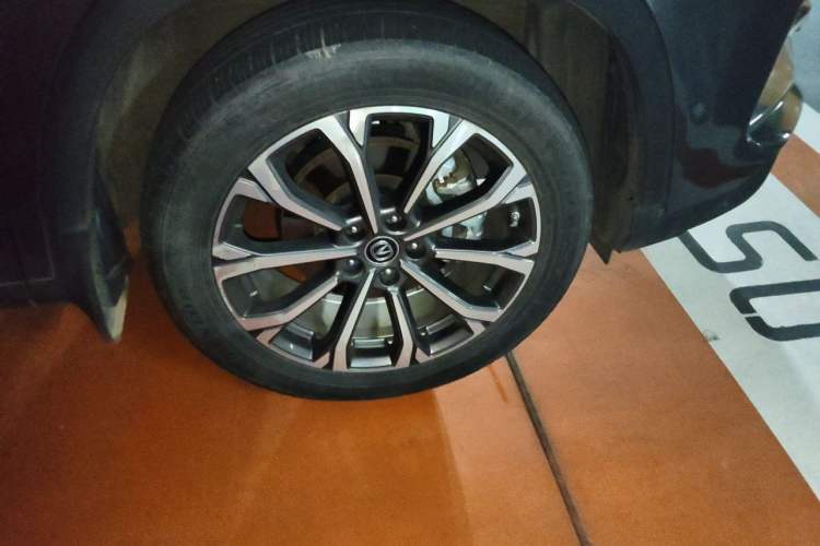 Used CHANGAN CS75 PLUS 2020 2.0T Automatic Flagship Edition Right Front Wheel Hub