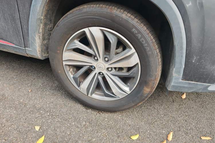 Used CHANGAN CS75 PLUS 2020 1.5T Automatic Luxury Version Right Front Wheel Hub