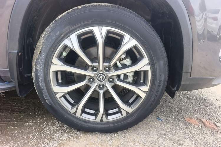 Used CHANGAN CS75 PLUS 2020 2.0T Automatic Flagship Edition Right Front Wheel Hub
