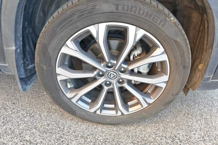Used CHANGAN CS75 PLUS 2020 2.0T Automatic Pilot Version Right Front Wheel Hub