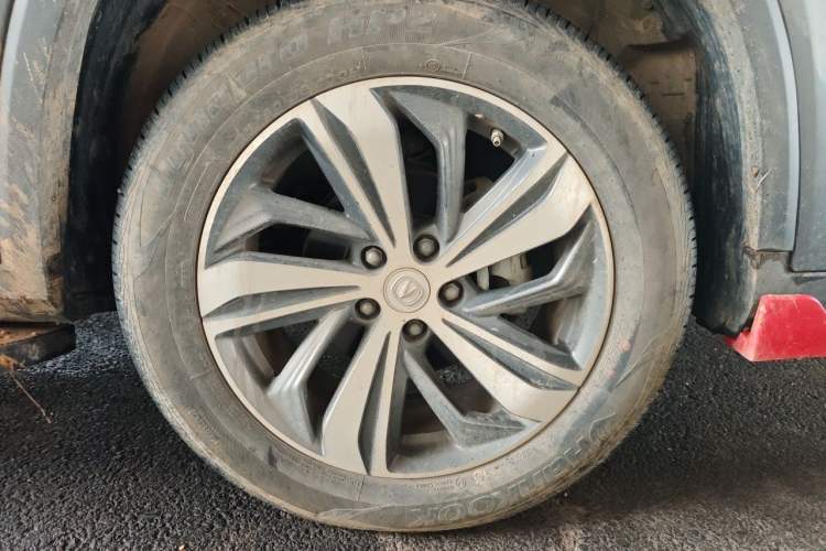 Used CHANGAN CS75 PLUS 2020 1.5T Automatic Elite Edition Right Front Wheel Hub