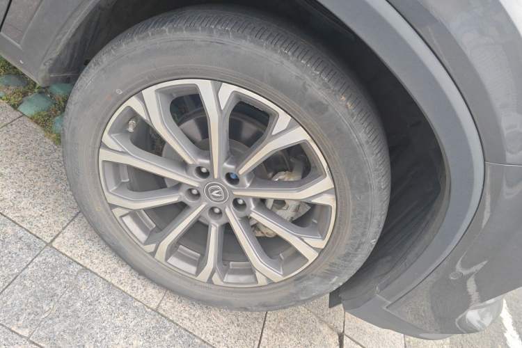 Used CHANGAN CS75 PLUS 2020 2.0T Automatic Flagship Edition Right Front Wheel Hub