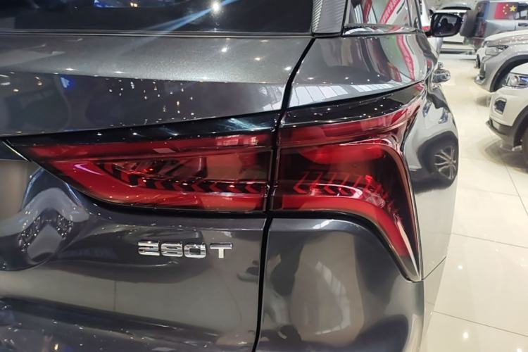 Used CHANGAN CS75 PLUS 2020 1.5T Automatic Luxury Version Right Rear Taillight