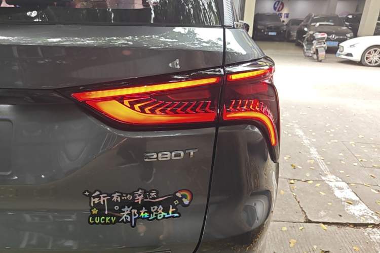 Used CHANGAN CS75 PLUS 2020 1.5T Automatic Luxury Version Right Rear Taillight