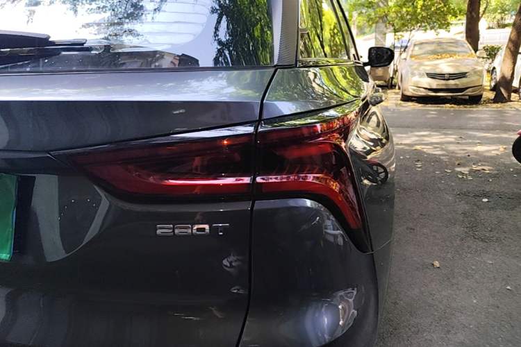 Used CHANGAN CS75 PLUS 2020 1.5T Automatic Luxury Version Right Rear Taillight