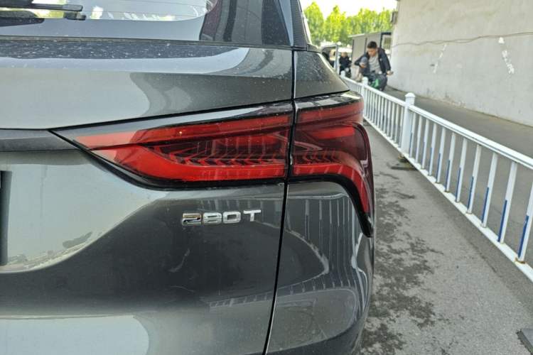 Used CHANGAN CS75 PLUS 2020 1.5T Automatic Luxury Version Right Rear Taillight