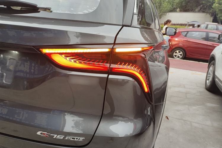 Used CHANGAN CS75 PLUS 2020 1.5T Automatic Luxury Version Right Rear Taillight