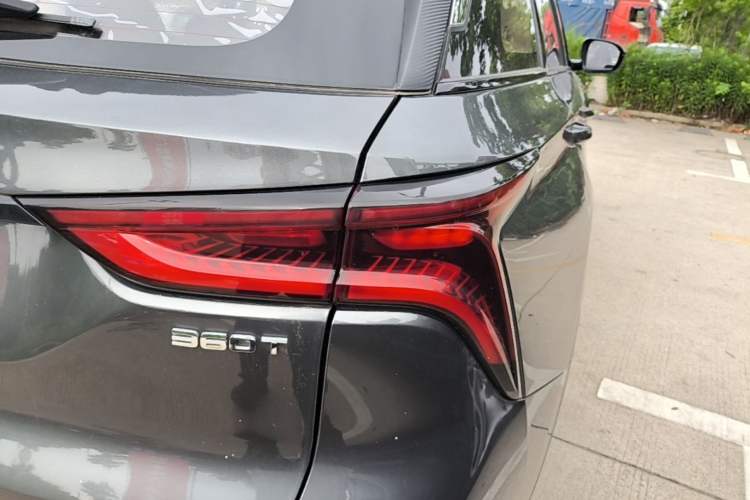Used CHANGAN CS75 PLUS 2020 2.0T Automatic Pilot Version Right Rear Taillight