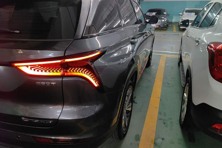 Used CHANGAN CS75 PLUS 2020 1.5T Automatic Luxury Version Right Rear Taillight