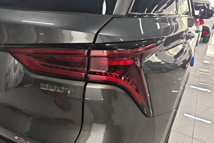 Used CHANGAN CS75 PLUS 2020 2.0T Automatic Flagship Edition Right Rear Taillight