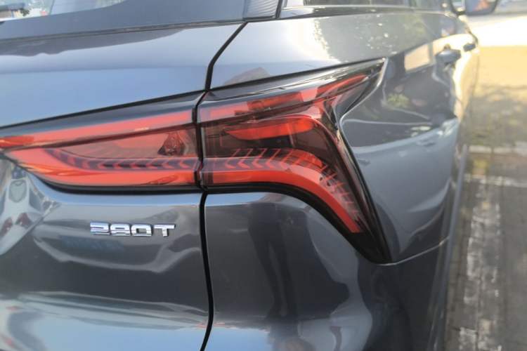 Used CHANGAN CS75 PLUS 2020 1.5T Automatic Luxury Version Right Rear Taillight