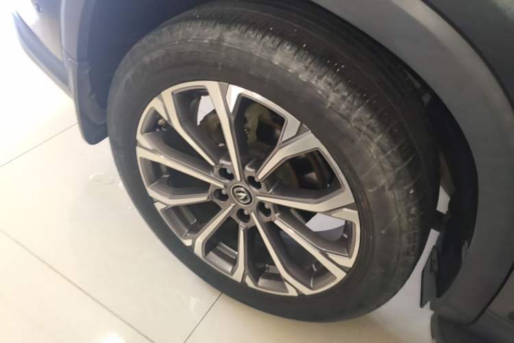 Used CHANGAN CS75 PLUS 2020 2.0T Automatic Flagship Edition Right Rear Wheel Hub