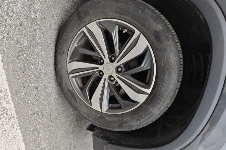 Used CHANGAN CS75 PLUS 2020 1.5T Automatic Luxury Version Right Front Wheel Hub