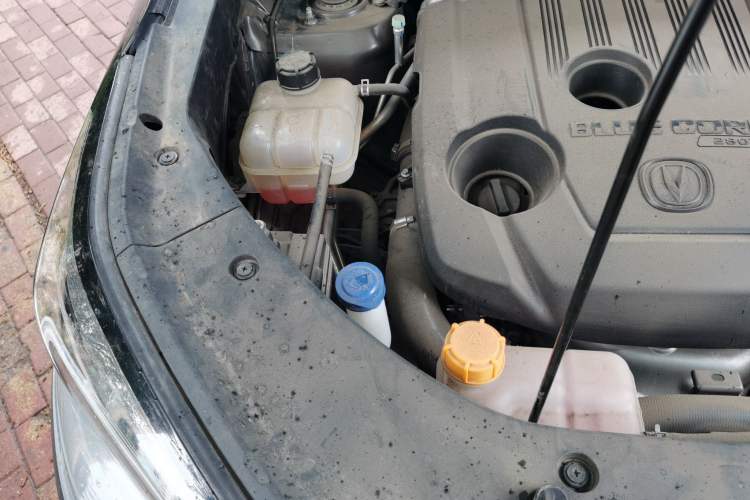 Used CHANGAN CS75 PLUS 2020 1.5T Automatic Luxury Version Engine Bay Right