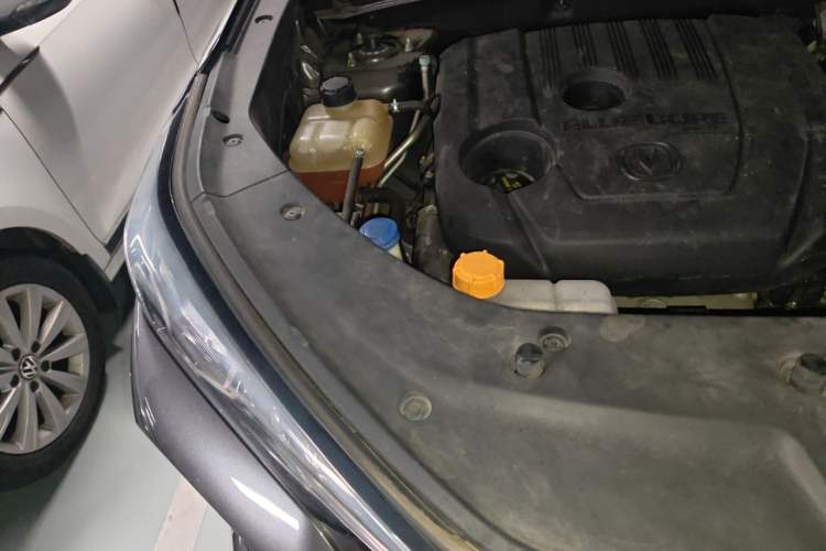 Used CHANGAN CS75 PLUS 2020 1.5T Automatic Prestige Edition Engine Bay Right