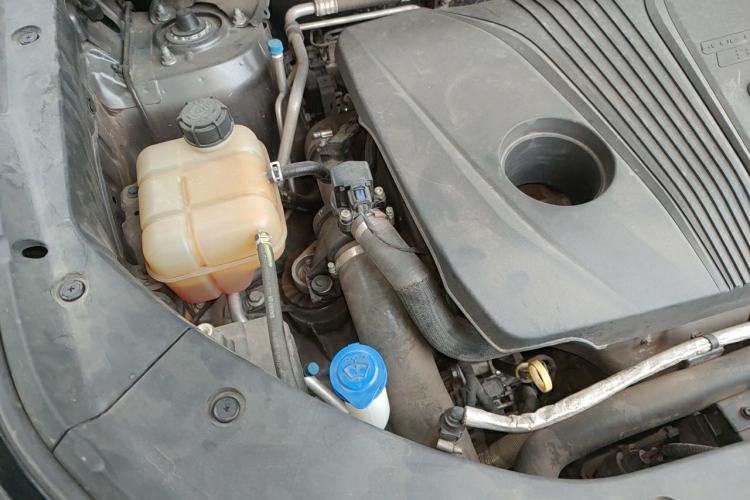 Used CHANGAN CS75 PLUS 2020 2.0T Automatic Flagship Edition Engine Bay Right