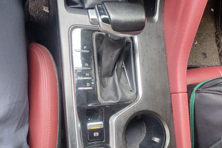 Used CHANGAN CS75 PLUS 2020 1.5T Automatic Luxury Version Gear Lever