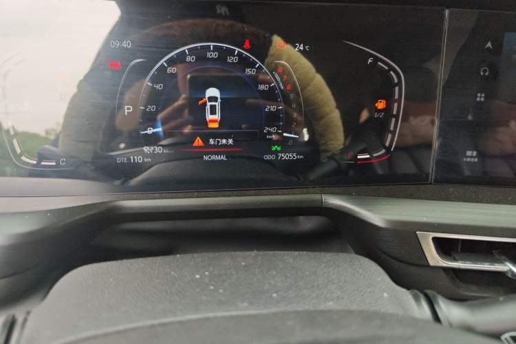 Used CHANGAN CS75 PLUS 2020 1.5T Automatic Prestige Edition Odometer Close Up