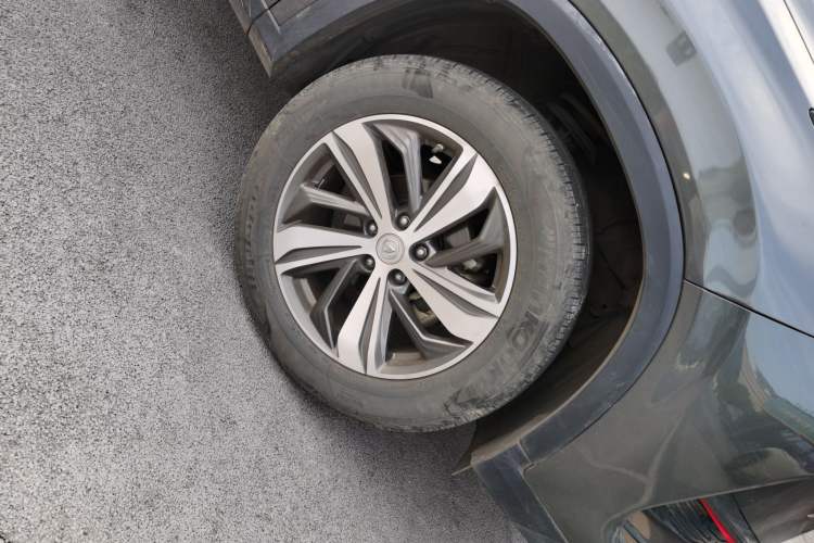 Used CHANGAN CS75 PLUS 2020 1.5T Automatic Luxury Version Right Front Wheel Hub